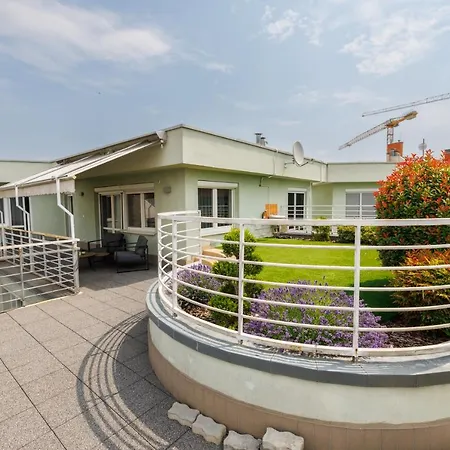 Penthouse Deluxe - Free Parking, Roof Garden Budapest