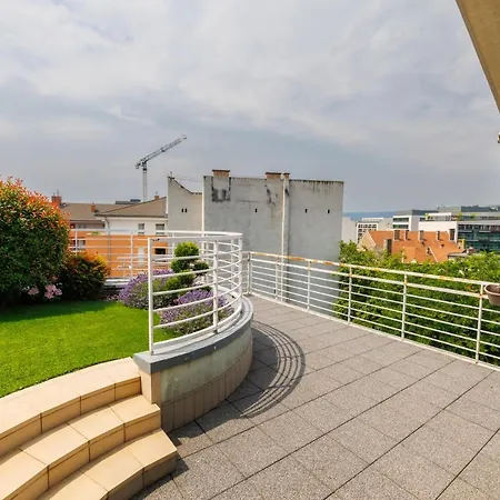 Penthouse Deluxe - Free Parking, Roof Garden *