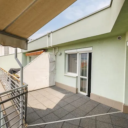 Penthouse Deluxe - Free Parking, Roof Garden Budapest