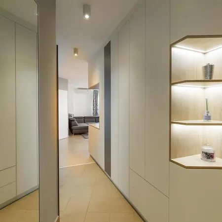 Penthouse Deluxe - Free Parking, Roof Garden Apartment *
