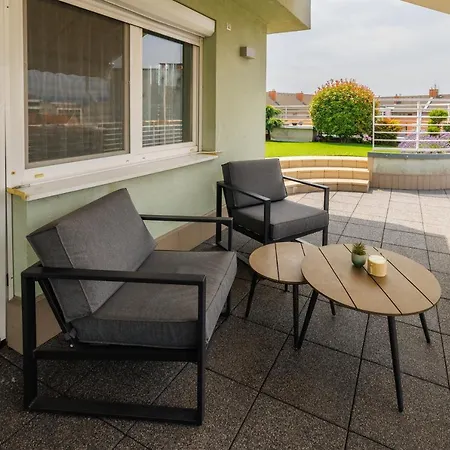 Penthouse Deluxe - Free Parking, Roof Garden Apartment