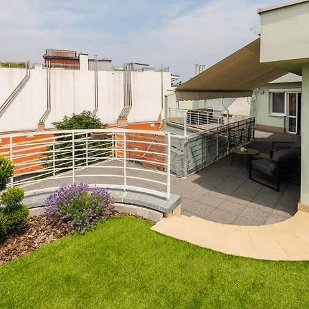 Penthouse Deluxe - Free Parking, Roof Garden